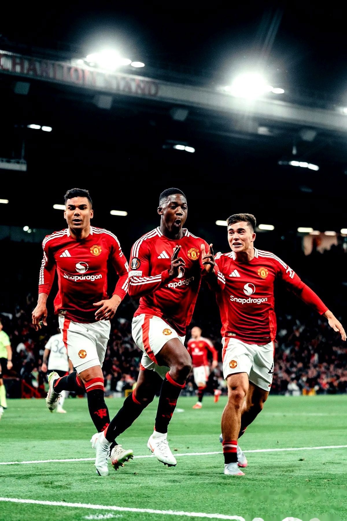 清晨突围战来临，曼联围绕意甲回应争议，底气十足，年轻球员得到机会的简单介绍